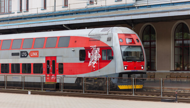 Traukinio Vilnius&ndash;Kaunas keleiviai strigo kelyje: vėlavimas siekė 70 minučių