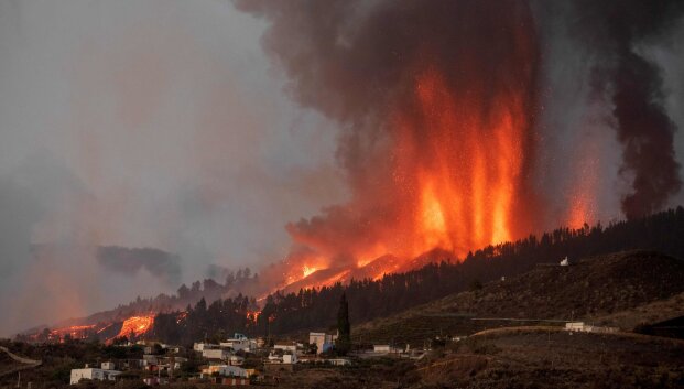 Kanaruose i&scaron;siveržus ugnikalniui, La Palmoje gyvenanti lietuvė Eglė ramina: &bdquo;Tikrai nėra pavojaus gyvybei&ldquo;