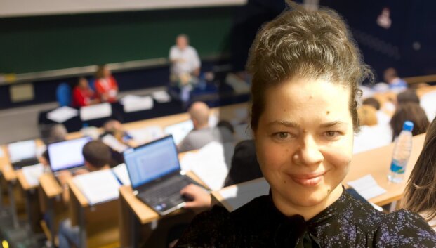 Klausos negalią turinti Kassija &ndash; apie studijų metus: dėstytojams tekdavo įrodinėti, kad tikrai negirdžiu