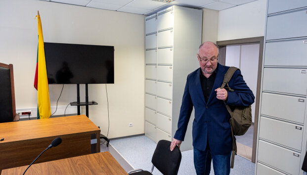 Sučiuptas neblaivus prie vairo Žvironas pasitraukė i&scaron; muitinės vadovo posto, o dabar bylinėjasi prie&scaron; policiją