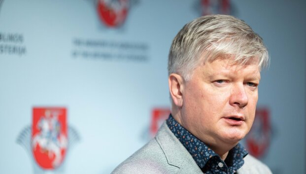 K.Navickas apsižodžiavo su &bdquo;valstiete&ldquo; G.Burokiene: ko jūs norit i&scaron; manęs?