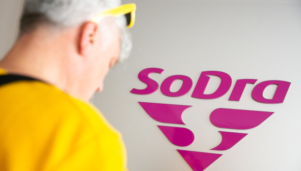 Daliai žmonių pervedusi per daug pinigų, &bdquo;Sodra&ldquo; papra&scaron;ė juos grąžinti: klientai palikti su dilema