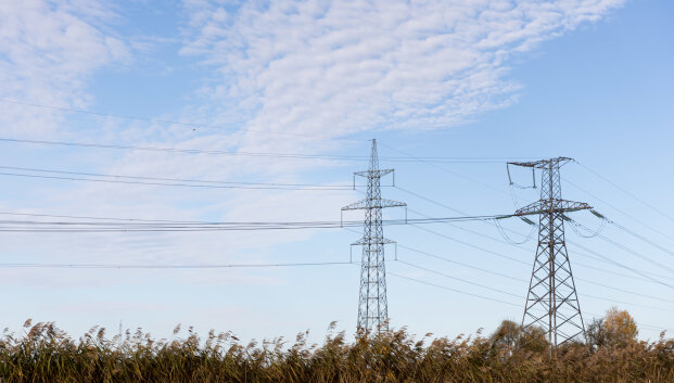 Dėl stipraus vėjo be elektros liko daugiau nei tūkstantis gyventojų
