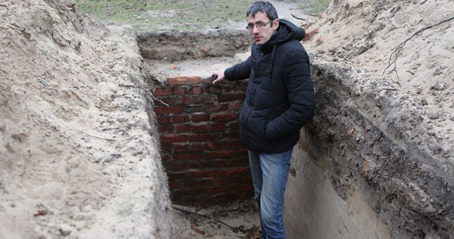 Egidijaus Jankausko nuotr. /Archeologas Marius Mockus vietoje, kurioje aptikti radiniai