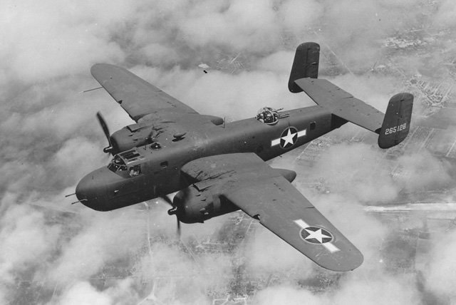 Viešojo naudojimo kūrinys/JAV Karinių oro pajėgų nuotr./B-25 bombonešis