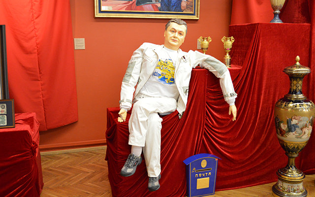 Socportal.info nuotr. /Buvusio Ukrainos prezidento Viktoro Janukovyčiaus daiktų paroda