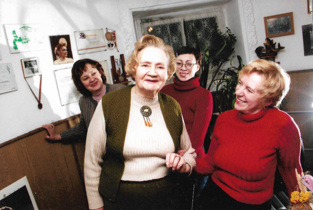 Asmeninio archyvo nuotr./J.Proškevičiaus šeima: (iš kairės) teta Rita, močiutė Regina, pusseserė Ramunė ir mama Rasa