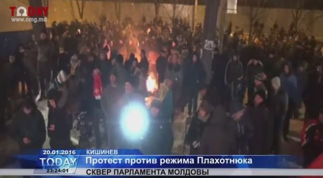 Kadras iš filmuotos medžiagos/Protestuotojai Moldovoje