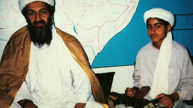 „Twitter“ nuotr./Osama bin Ladenas su sūnumi Hamza