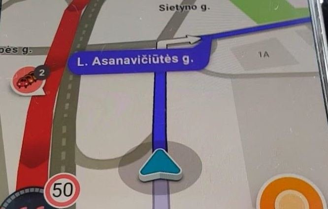 „Waze“ pasiūlymas sukti per Karoliniškes