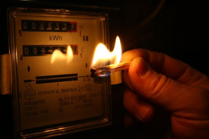 Egidijaus Jankausko/15min.lt nuotr./Gavus įspėjimą, tačiau nesumokėjus skolos už elektrą, tenka padengti įsiskolinimą ir sumokėti už išjungtos elektros tiekimo atnaujinimą.