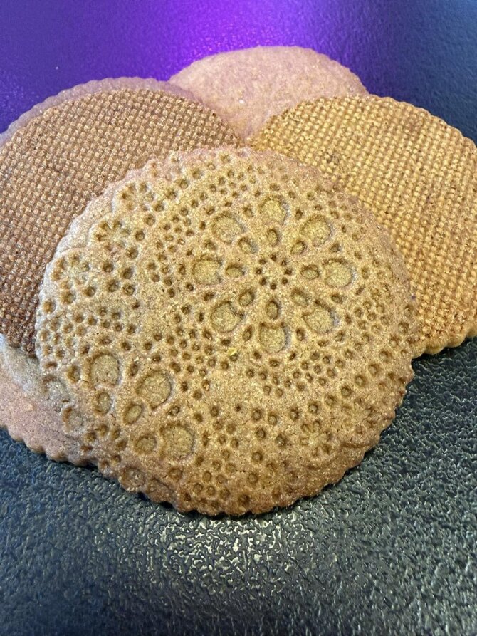 Pranešimo žiniasklaidai autorių nuotr./Šventiniai speculoos sausainiai ne tik skanūs, bet ir labai gražūs