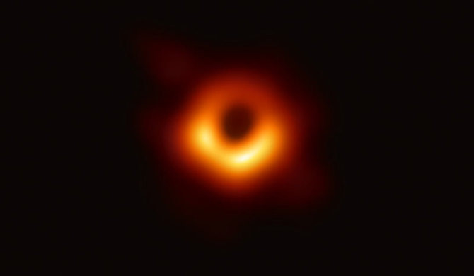 Event Horizon Telescope projekto nuotr./Galaktikos M87 branduolio nuotrauka