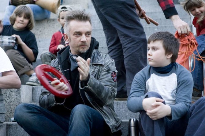 Žurnalo „Žmonės“ nuotr./Andrius Mamontovas su sūnumi Andriumi (2009 m.)