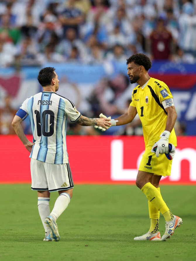 CHINE NOUVELLE/SIPA nuotr./Lionelis Messi ir Vozinha