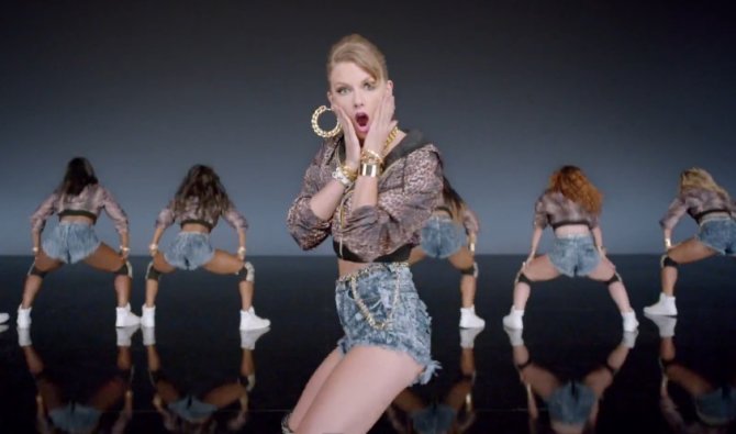 Kadras iš vaizdo įrašo/Taylor Swift dainos „Shake It Off“ vaizdo klipe