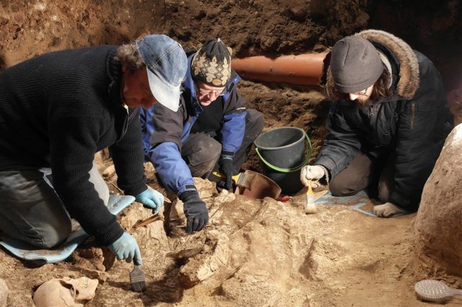 LNM nuotr./LNM archeologai (iš kairės G.Grižas, V.Steponaitis, G.Petrauskas)