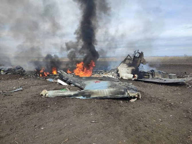 „Reuters“/„Scanpix“/Anksčiau numušto Rusijos naikintuvo Su-35 liekanos
