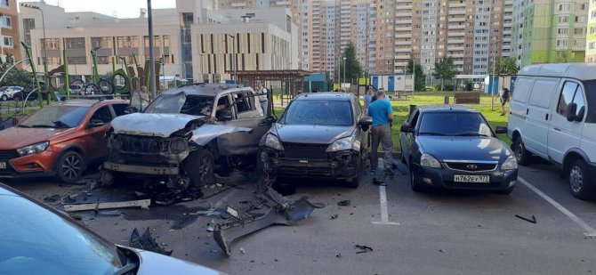 Socialinių tinklų nuotrauka/Maskvoje susprogdintas rusų karinio pareigūno automobilis