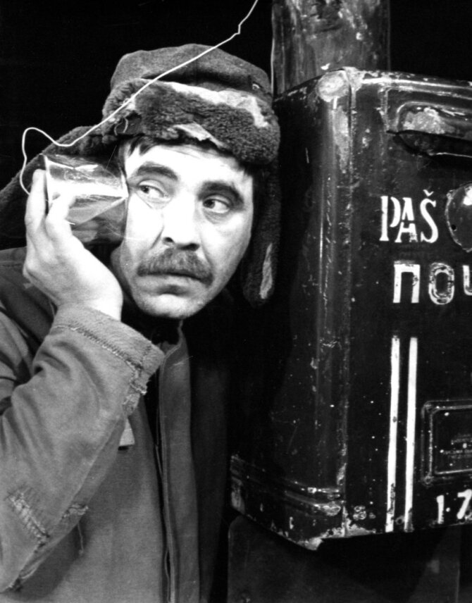 Lietuvos muzikos, teatro ir kino muziejaus archyvo nuotr. /Kostas Smoriginas Eimunto Nekrošiaus spektaklyje „Kvadratas“