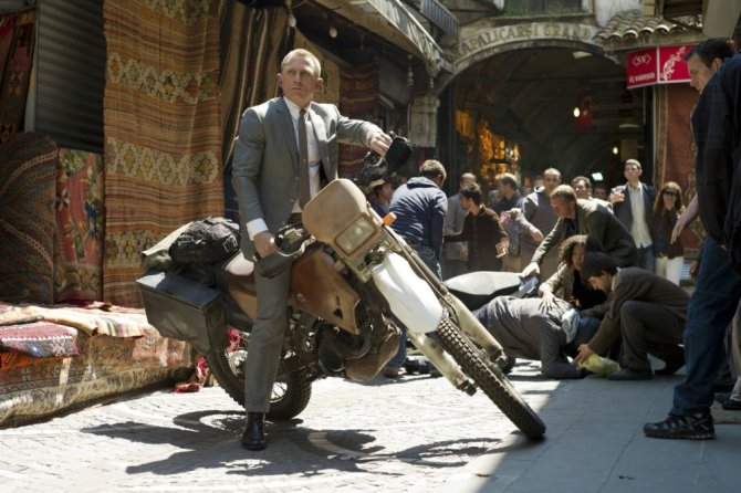 Kadras iš filmo/ Danielis Craigas filme „007 operacija Skyfall“ 