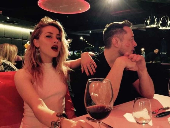 „Instagram“ nuotr./Amber Heard ir Elonas Muskas