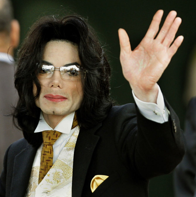 AFP/„Scanpix“ nuotr./Michaelas Jacksonas (2005 m.)
