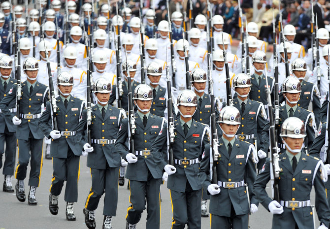 AFP/„Scanpix“ nuotr./Taivano kariai