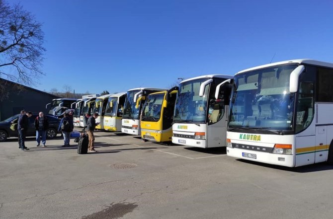 Mindaugo Kasperūno nuotr./Ukrainai padovanoti „Kautros“ autobusai