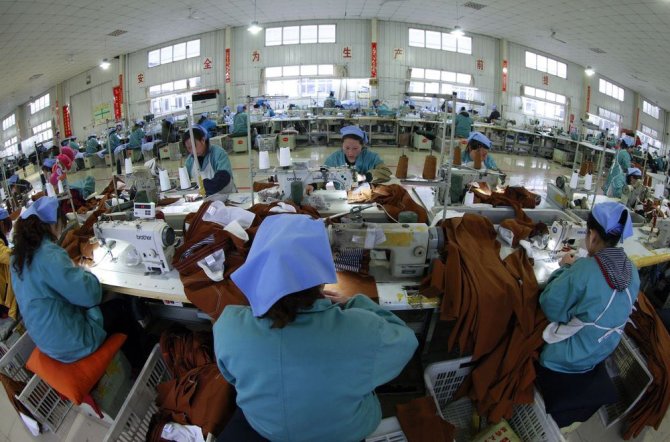 „Reuters“/„Scanpix“ nuotr./Fabrikas Kinijoje