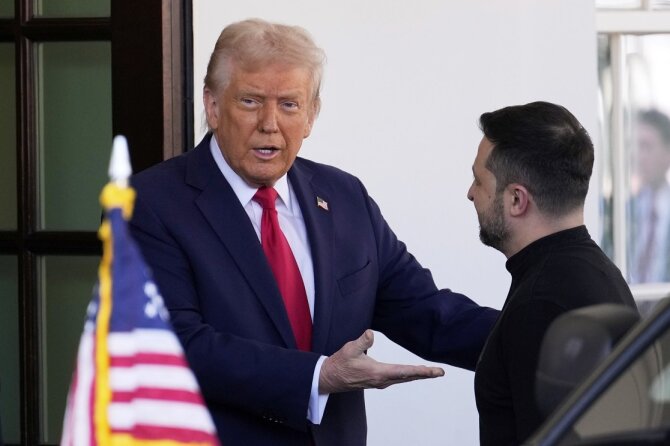 „Scanpix“/AP nuotr./Donaldas Trumpas ir Volodymyras Zelenskis