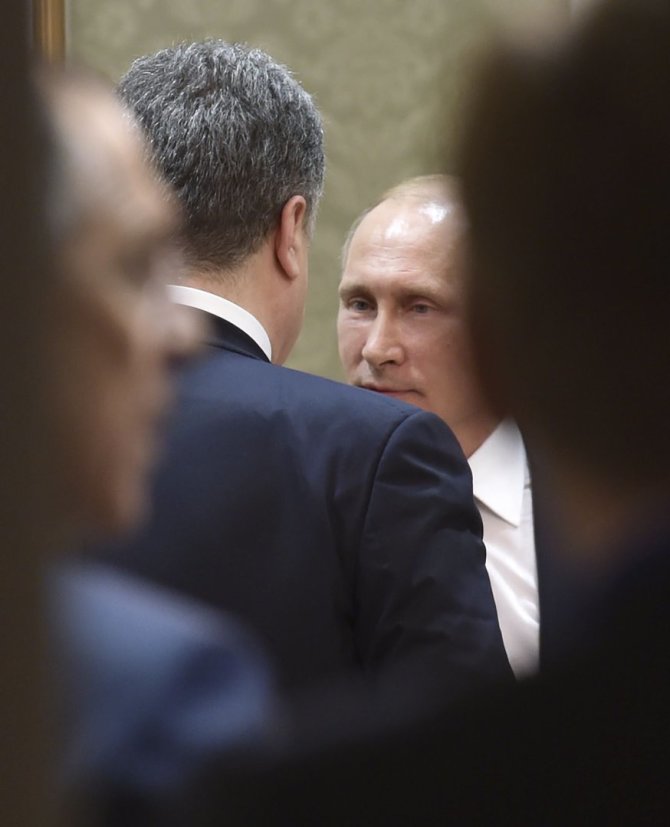 „Scanpix“/AP nuotr./Petro Porošenka ir Vladimiras Putinas