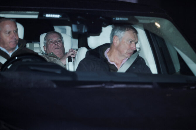 Scanpix nuotr./Andrew palieka policijos komisariatą