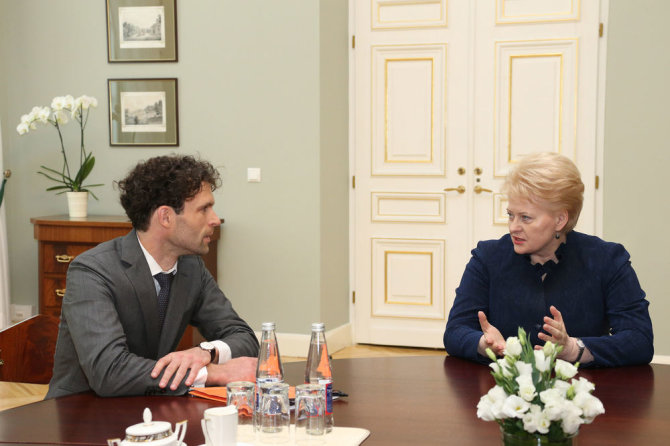 Prezidentūros nuotr./Šarūnas Keserauskas ir Dalia Grybauskaitė