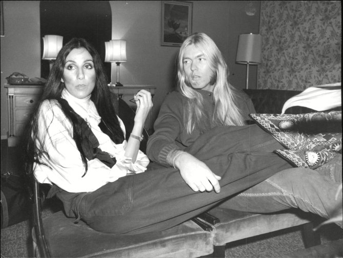Vida Press nuotr./Cher su vyru Greggu Allmanu