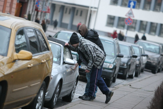 Juliaus Kalinsko / 15min nuotr./Automobilio vagystė. Asociatyvi nuotr.