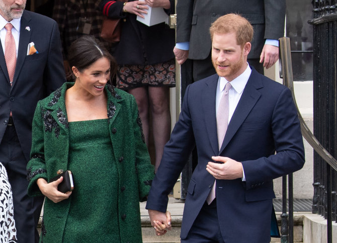 „Scanpix“/„PA Wire“/„Press Association Images“ nuotr./Sasekso hercogienė Meghan ir princas Harry