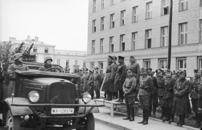 Wikipedia.org nuotr./Bendras nacistinės Vokietijos ir SSRS kariuomenių paradas Brest Litovske 1939 m. rugsėjo 22 d. po Lenkijos okupacijos