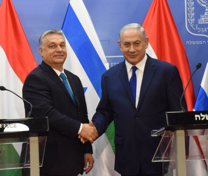 „Reuters“/„Scanpix“ nuotr./Viktoras Orbanas ir Benjaminas Netanyahu