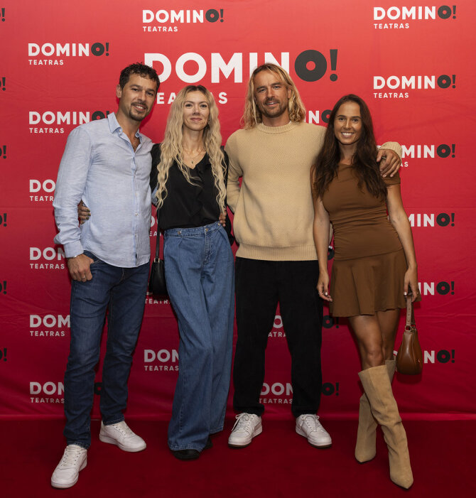 Vido Černiausko nuotr./Komedijos „Prie dangaus vartų“ sugrįžimo į teatrą vakaro akimirka