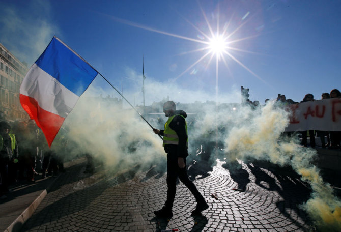 „Reuters“/„Scanpix“ nuotr./„Geltonųjų liemenių“ protestuotojai