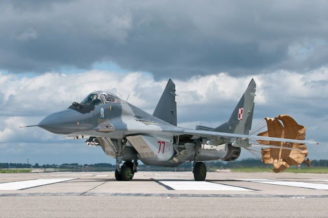 Polska-zbrojna.pl nuotr./Lenkų naikintuvai MIG-29