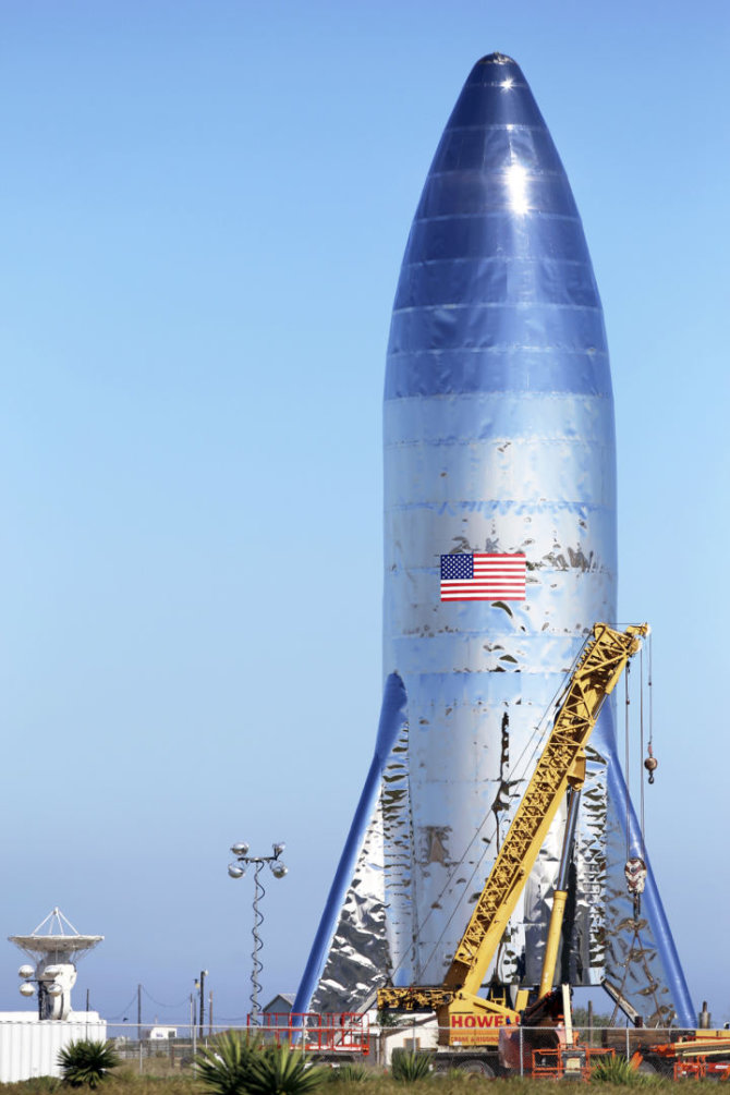 „Scanpix“/AP nuotr./„SpaceX“ erdvėlaivio „Starship“ prototipas Boka Čikoje