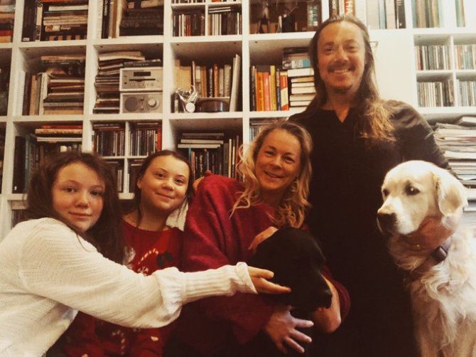 „Twitter“ nuotr./Greta Thunberg su šeima