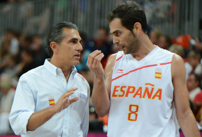 AFP/„Scanpix“ nuotr./Ispanijos krepšinio rinktinės vyriausiasis treneris Sergio Scariolo ir įžaidėjas Jose Calderonas.