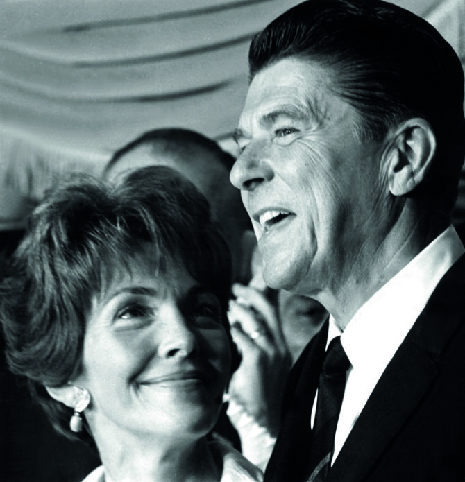Vida Press nuotr./Nancy ir Ronaldas Reaganai, 1966 m.