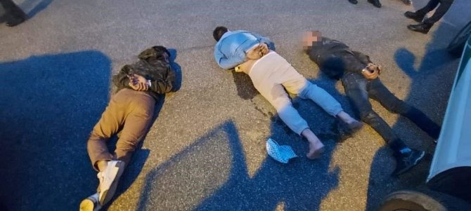 Kauno apskrities policijos nuotr./Kauno policija sulaikė tris Moldovos piliečius