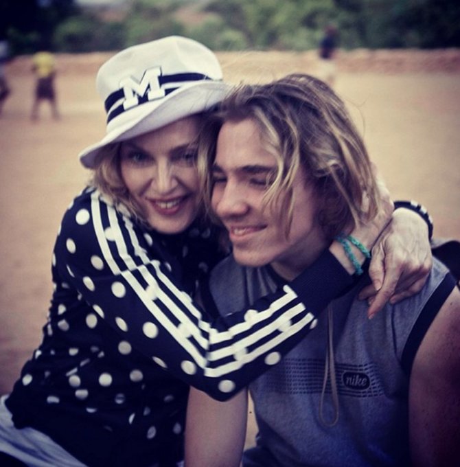 „Scanpix“/Xposurephotos.com nuotr./Madonna su sūnumi Rocco 