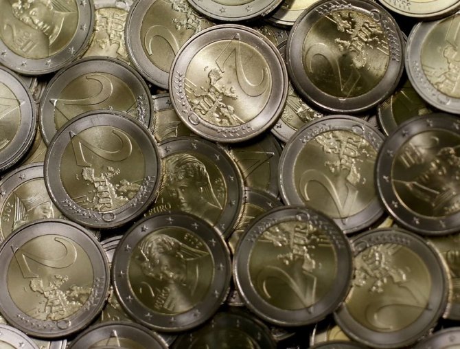 „Reuters“/„Scanpix“ nuotr./Dvejų eurų monetos