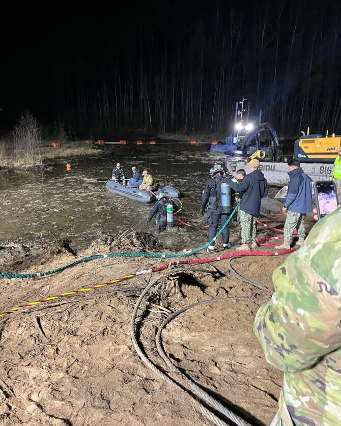 JAV kariuomenės nuotr./Gelbėjimo darbai Pabradės poligone